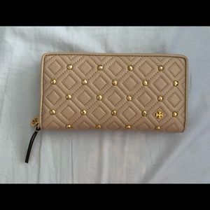 NWT Tory Burch Quilted and Studded Wallet in Blush Pink